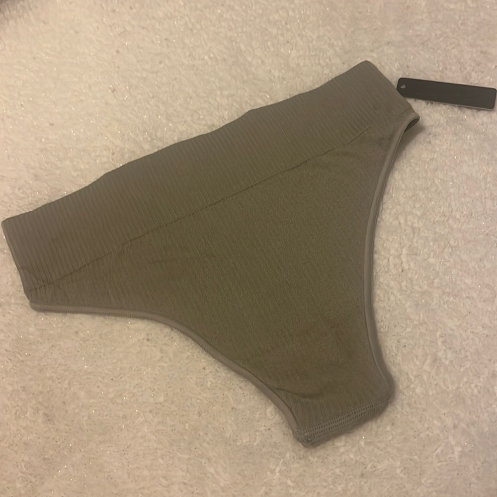4 NWT SKIMS Stretch Rib Thong Briefs  (2)s/m Brown (2)s/m Tan, set of 4 total